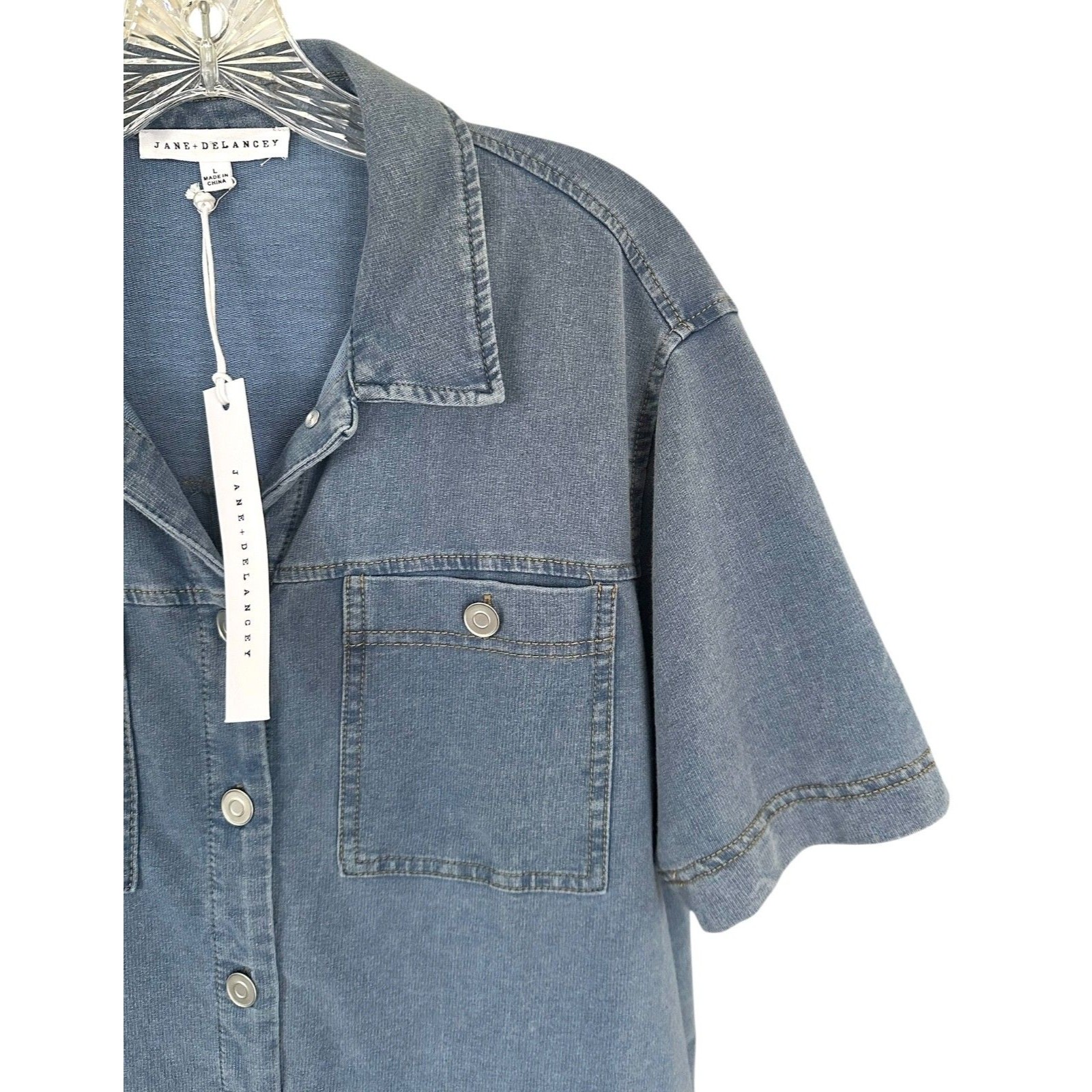 Jane & Delancey Women's Button Down Shirt Denim Look Short Sleeve Size L Navy — image 4 of 8